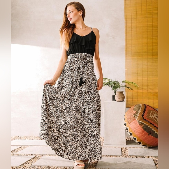 Main Strip Dresses & Skirts - Main Strip Leopard Tiered Maxi Dress - Size Medium